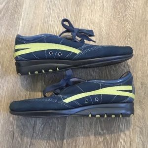 Aerosoles Soft faux suede lace-up sneakers, 7.5